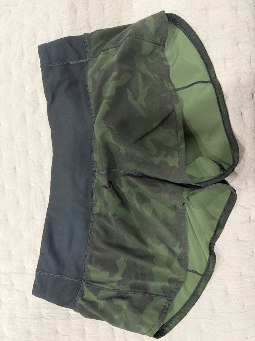 Lululemon low rise Speed up Shorts- 2.5"